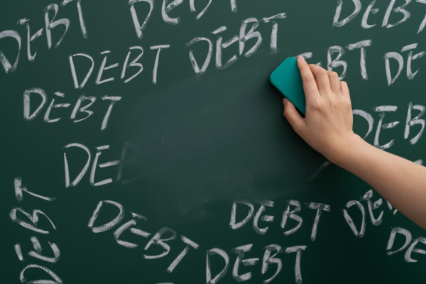 Rétablissement professionnel  = effacement de toutes les dettes ?
