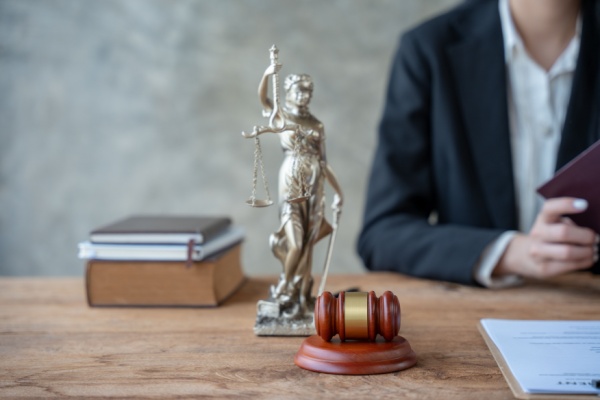 Tarifs des commissaires de justice (anciens huissiers de justice) – Dispositions spéciales aux départements du Bas-Rhin, du Haut-Rhin et de la Moselle – 2025